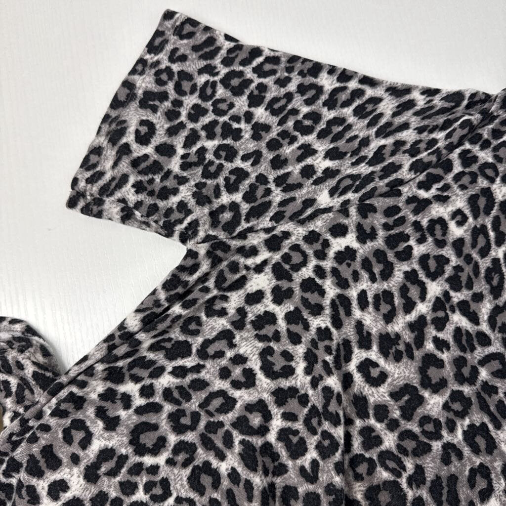 V NECK TOP