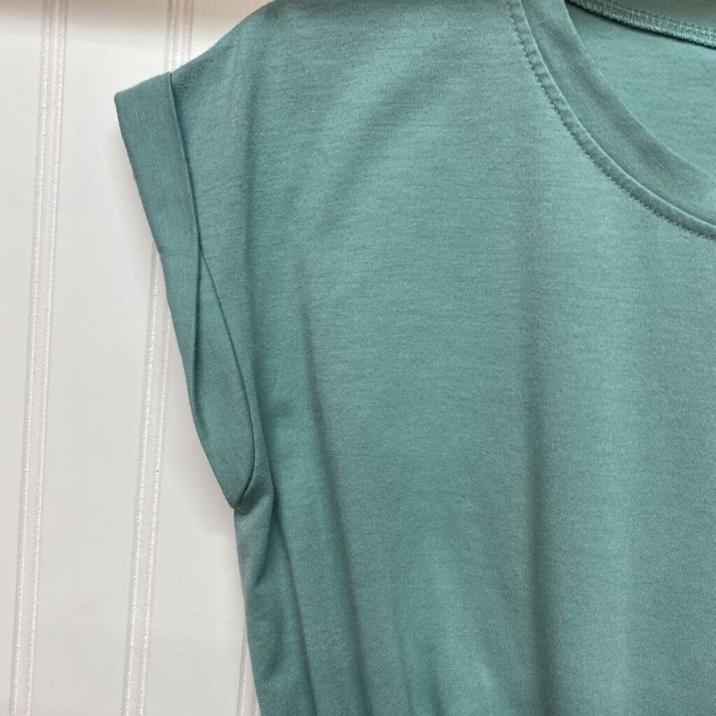 SHORT SLEEVED CROP TOP