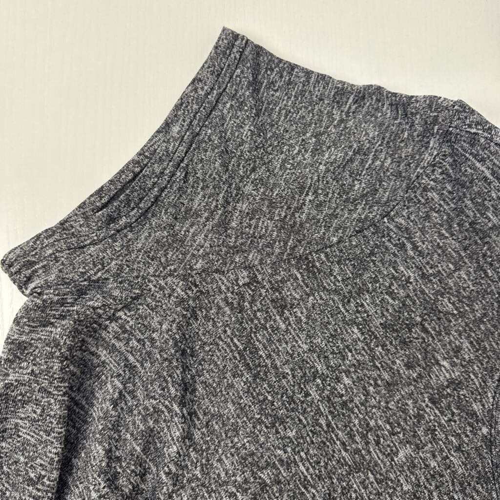 SHORT SLEEVED T SHIRT