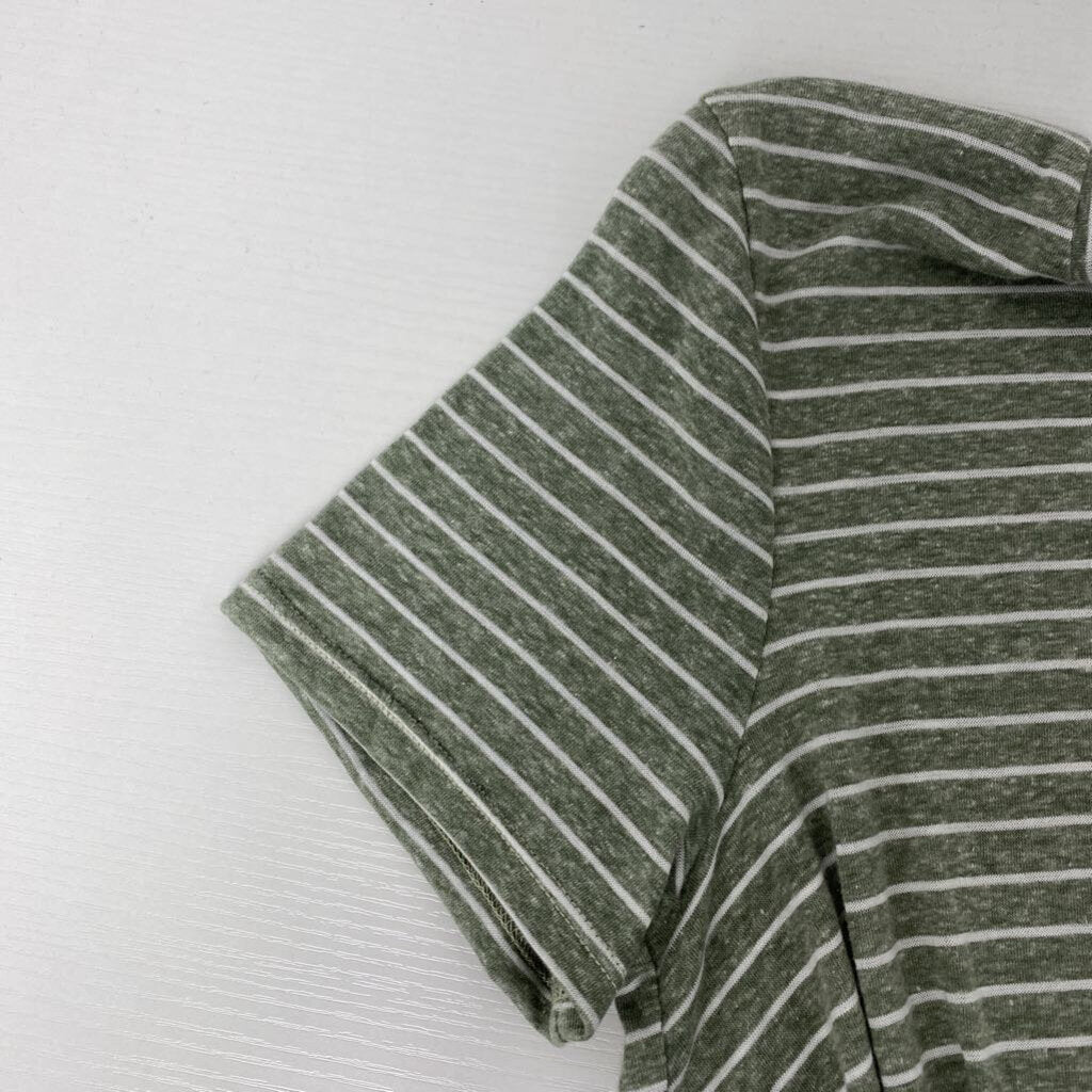 SHORT SLEEVED CROP TOP