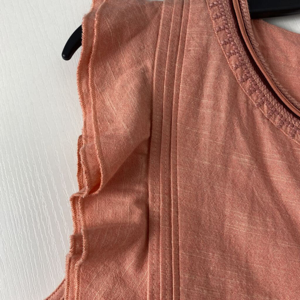 SLEEVLESS TOP * HIGH END *
