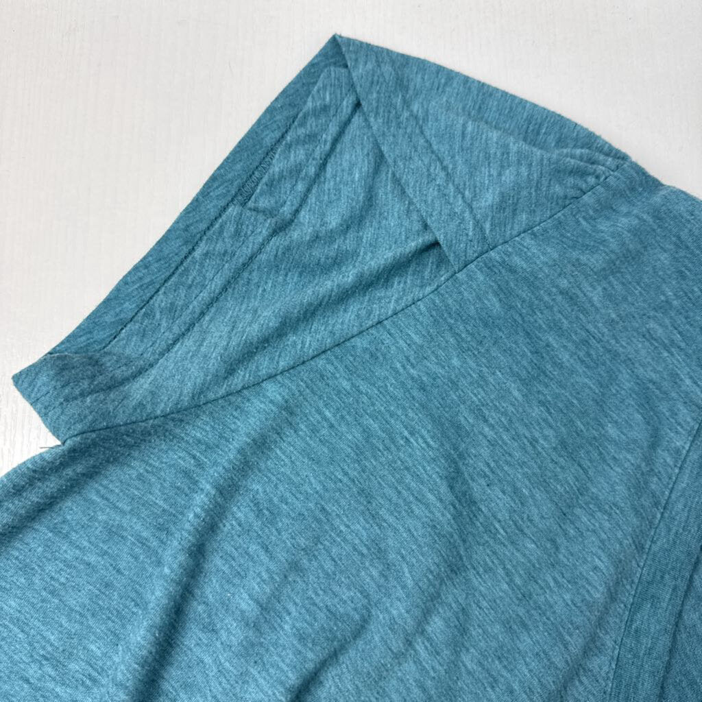 V NECK BASIC TEE
