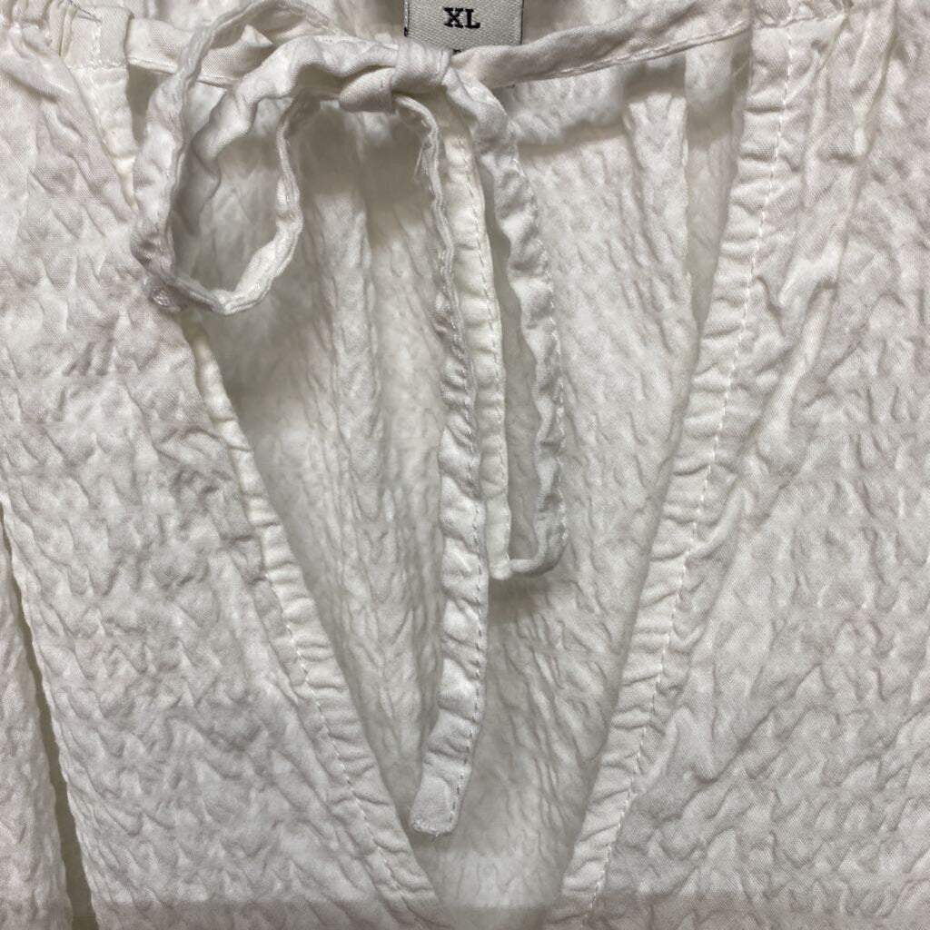 SHORT SLEEVE V NECK BLOUSE