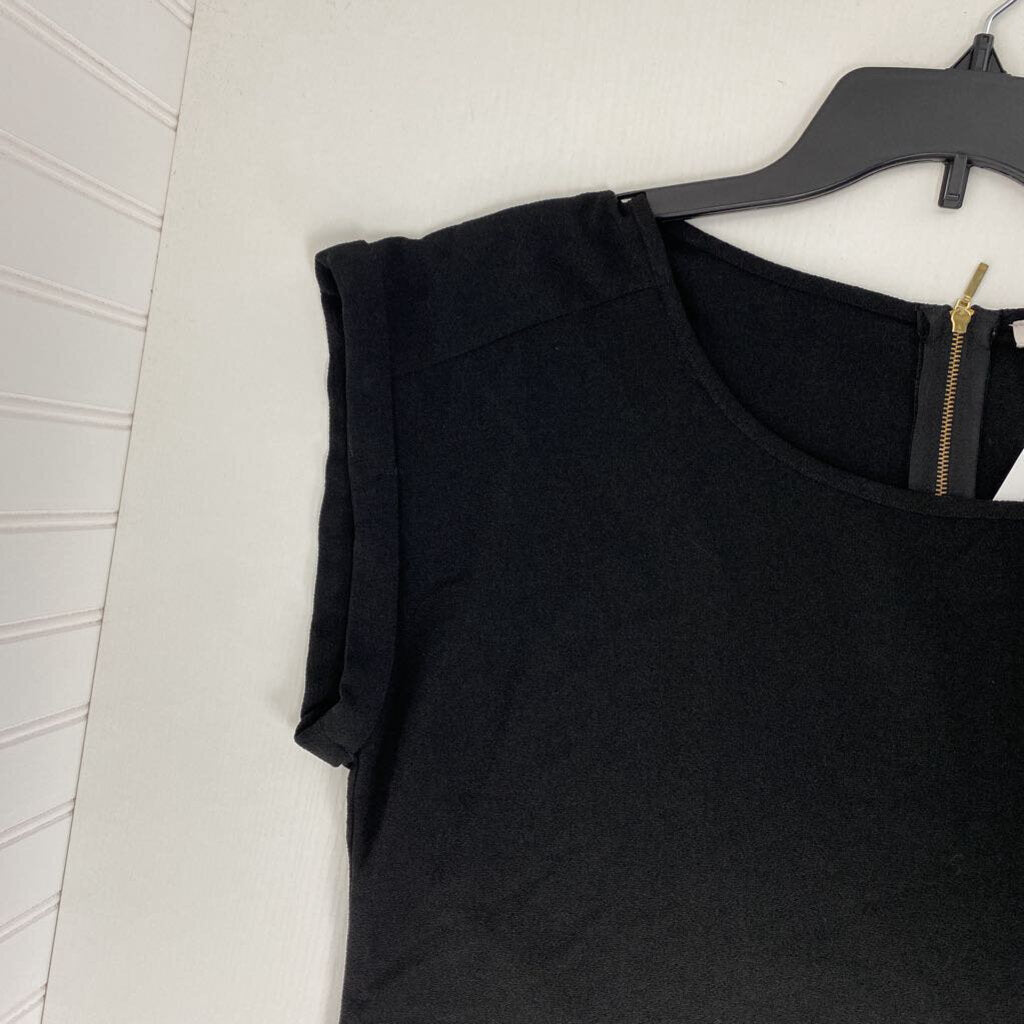 SLEEVELESS BLOUSE