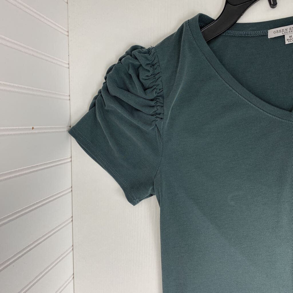 GATHERED SLEEVED TOP
