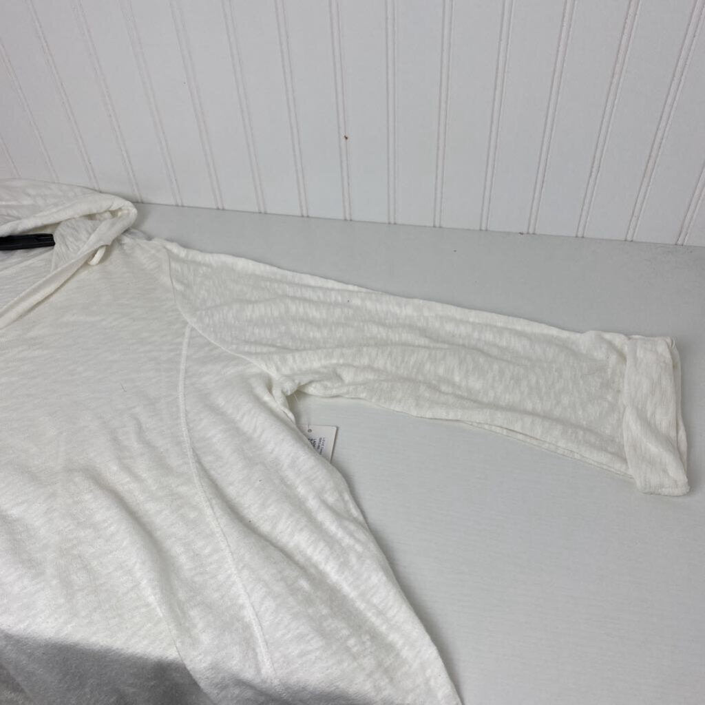 LONG SLEEVE HOODED TOP