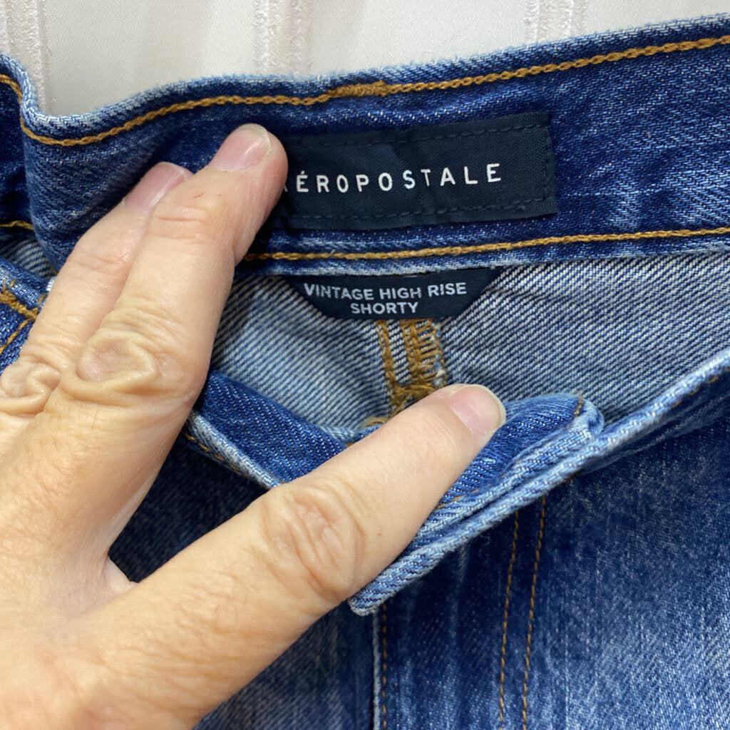 DISTRESSED SHORTS
