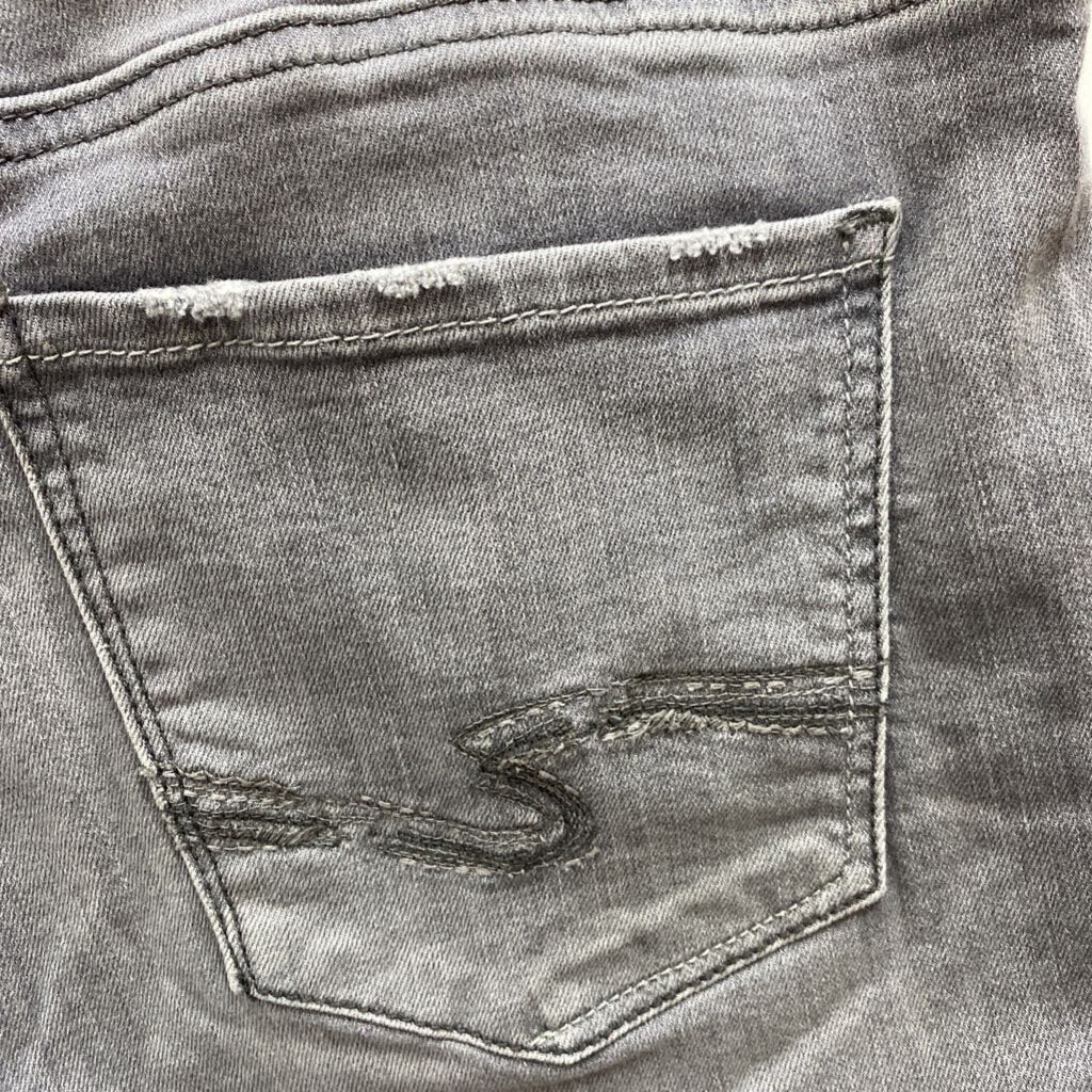 SKINNY CUT JEANS *PREMIUM BRAND*