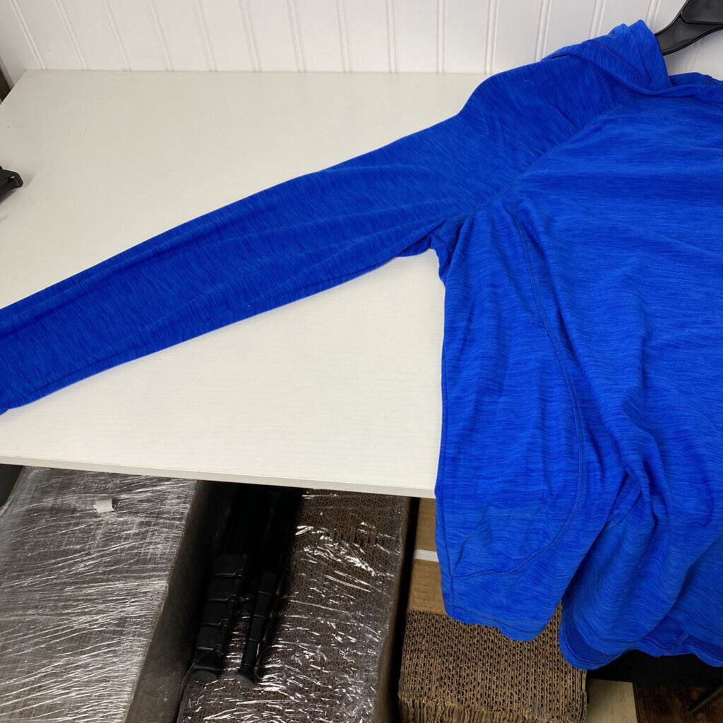 LONG SLEEVE HOODED KNIT TOP