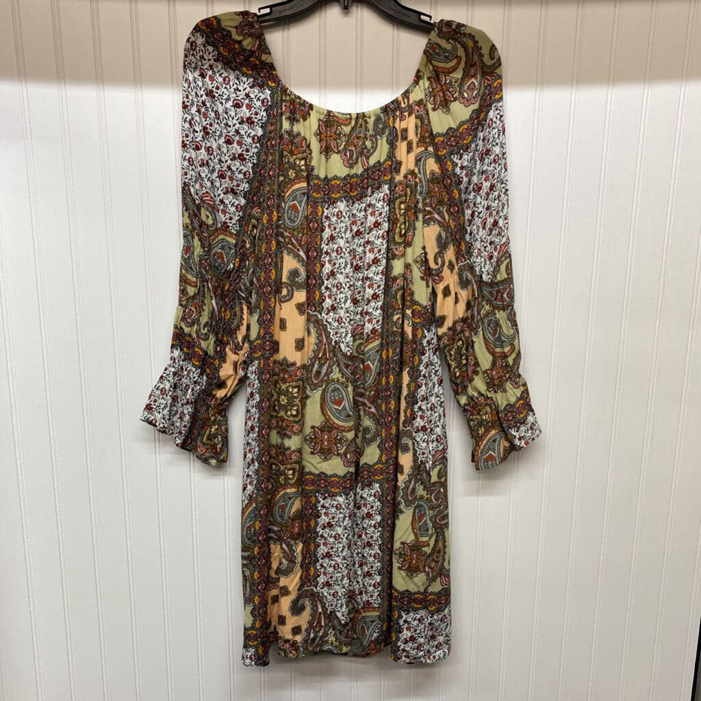 FLOWY LONG SLEEVED DRESS