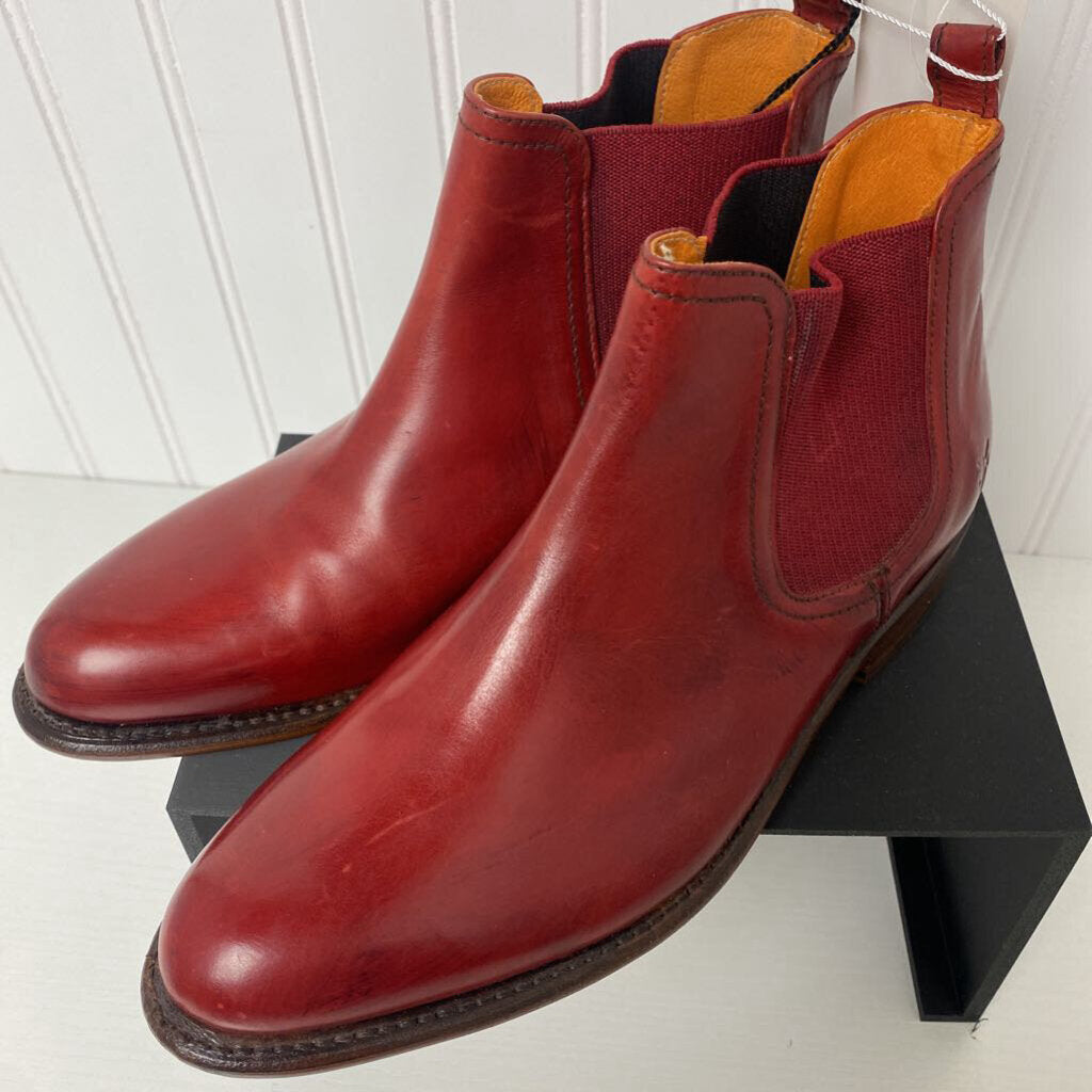 *HIGH END BRAND FRYE BOOTIE BRAND NEW