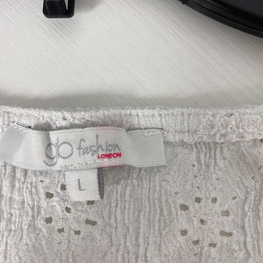 SHORT SLEEVE EYELET TOP