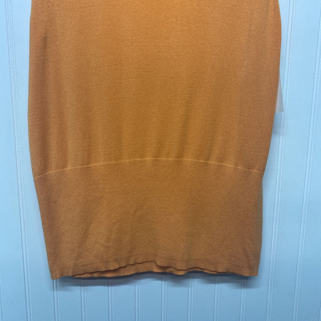 SLEEVELESS SWEATER