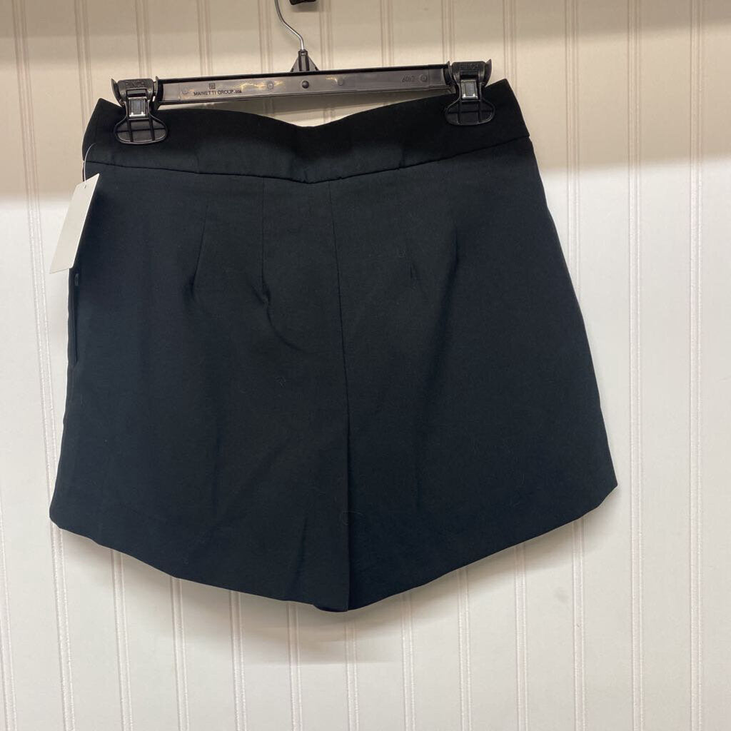 *DRESS SHORTS WITH PLEATS