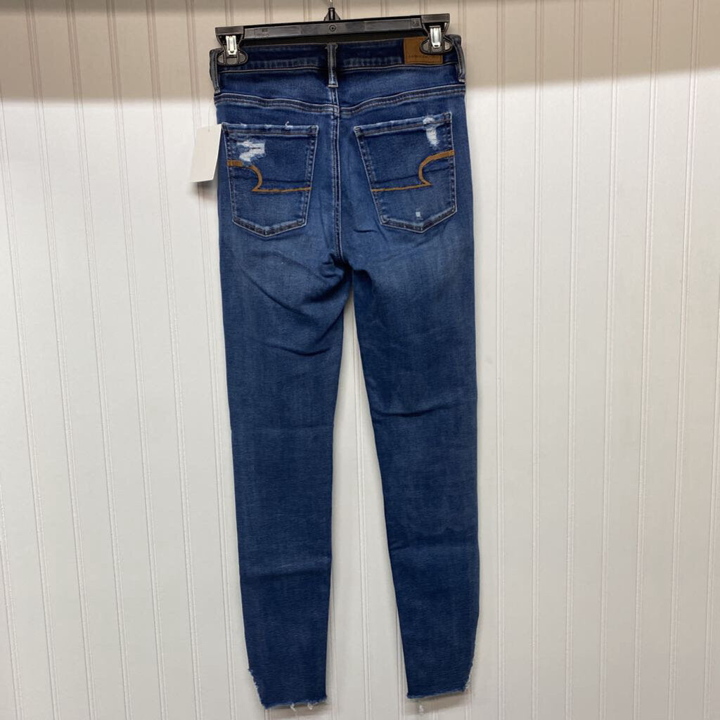 *DISTRESSED JEANS BUT HOLES COVERS