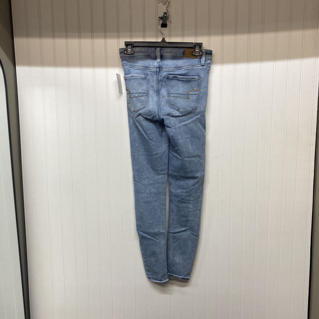*DISTRESSED JEANS BUT HOLES COVERS