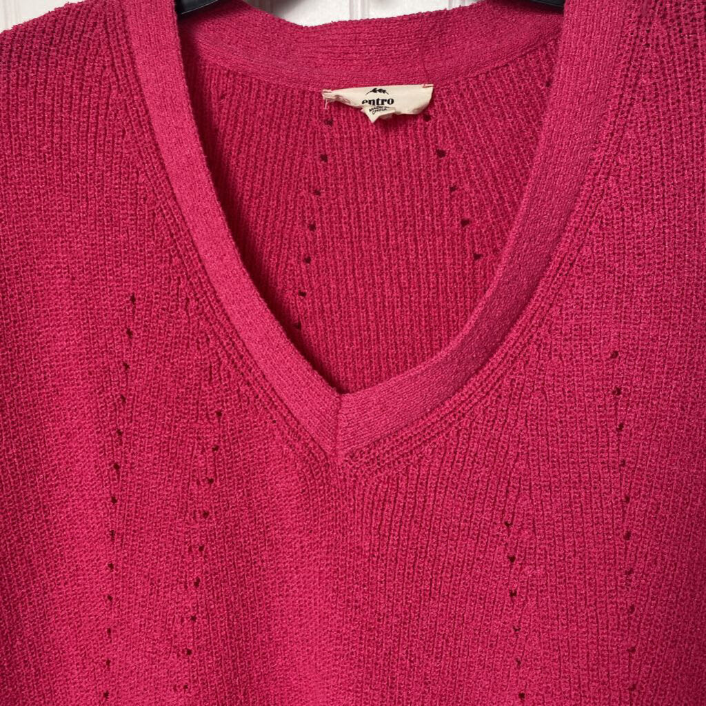 SLEEVLESS SWEATER