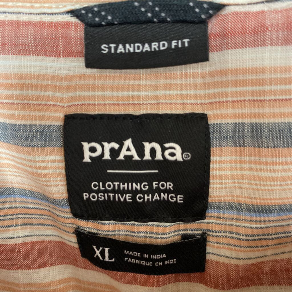 SHORT SLEEVED BUTTON DOWN