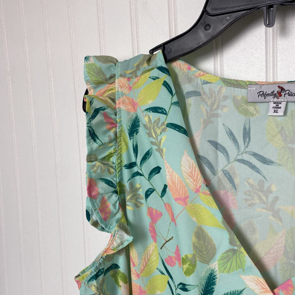 SLEEVELESS TOP