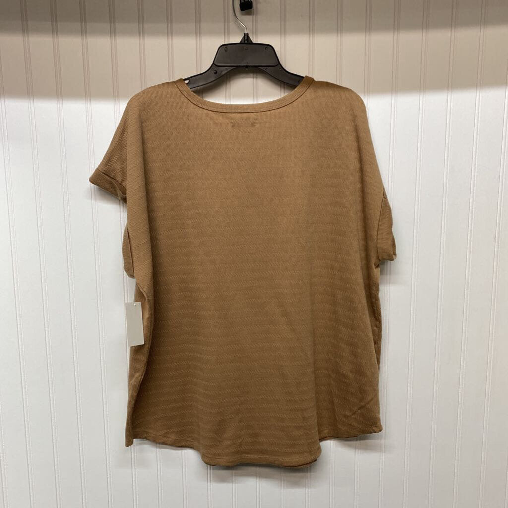 SHORT SLEEVE TOP