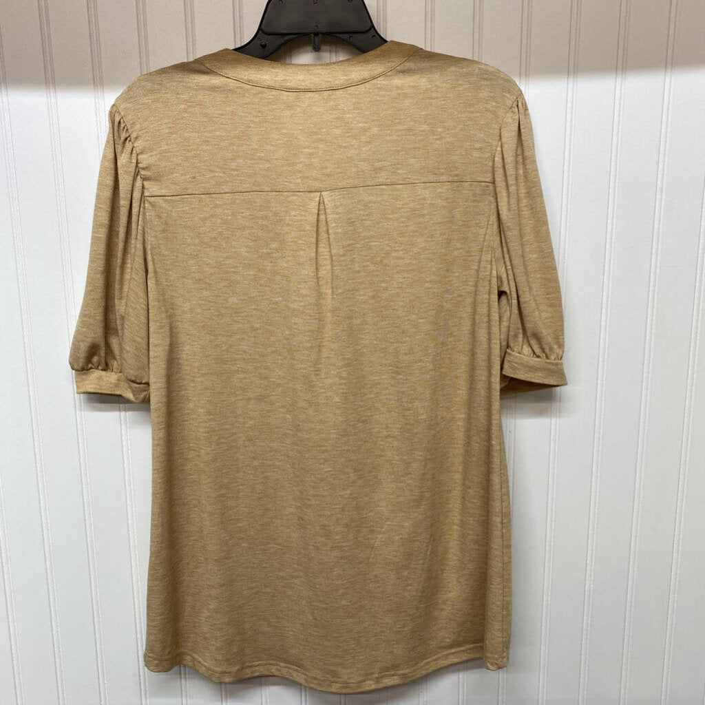 V NECK SHORT SLEEVED