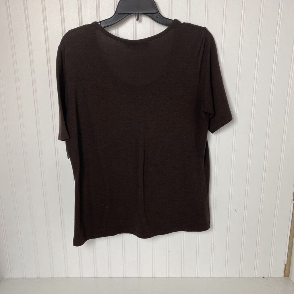 SOLID COLORED SHORT SLEEVED