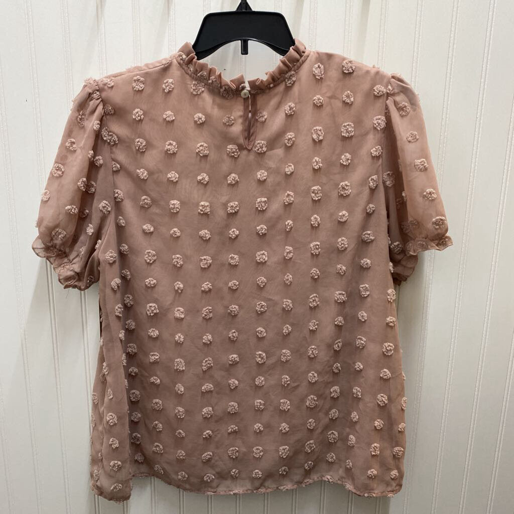 TEXTURED SHORT SLEEVED