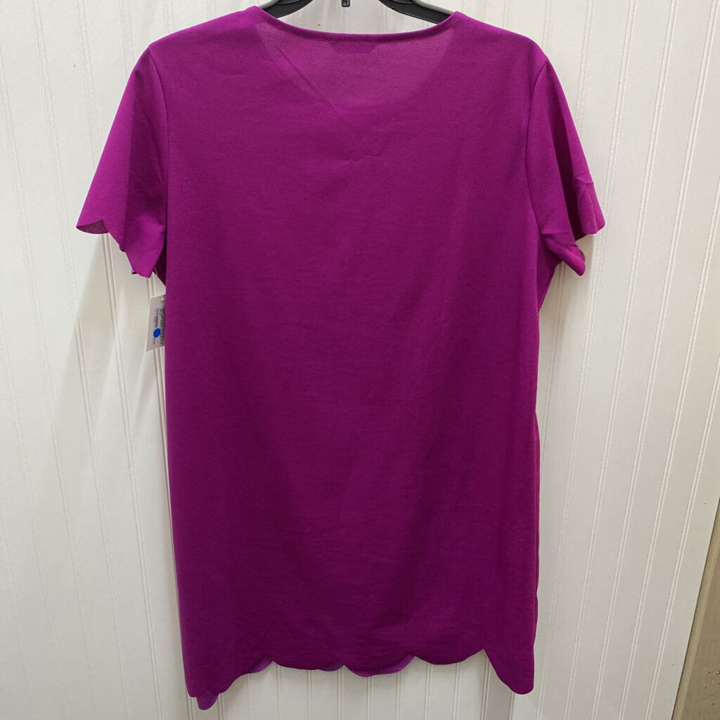 SCALLOPED SLEEVE AND HEM