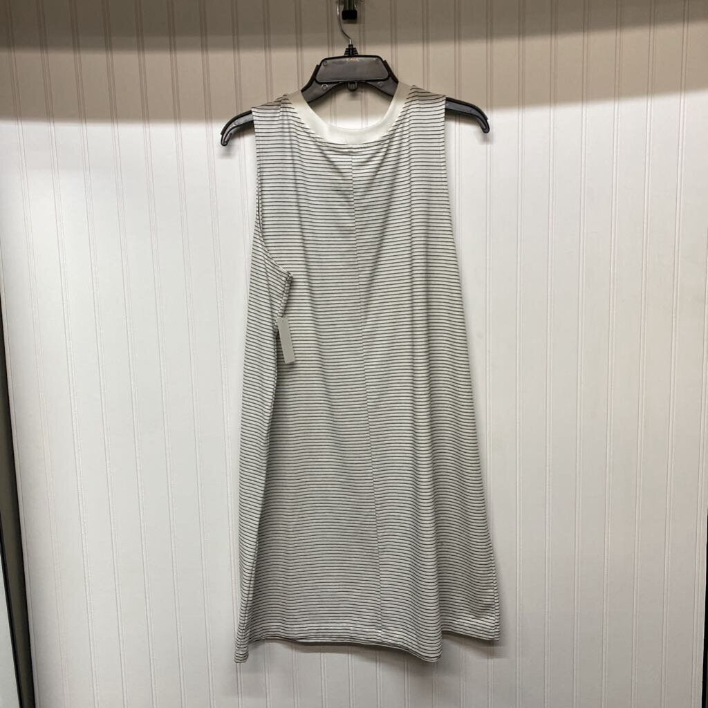 SLEEVELESS KNIT DRESS
