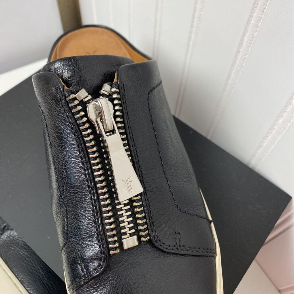 SLIDES WITH ZIPPER