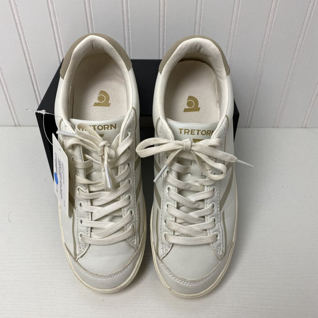 TENNIS SHOES