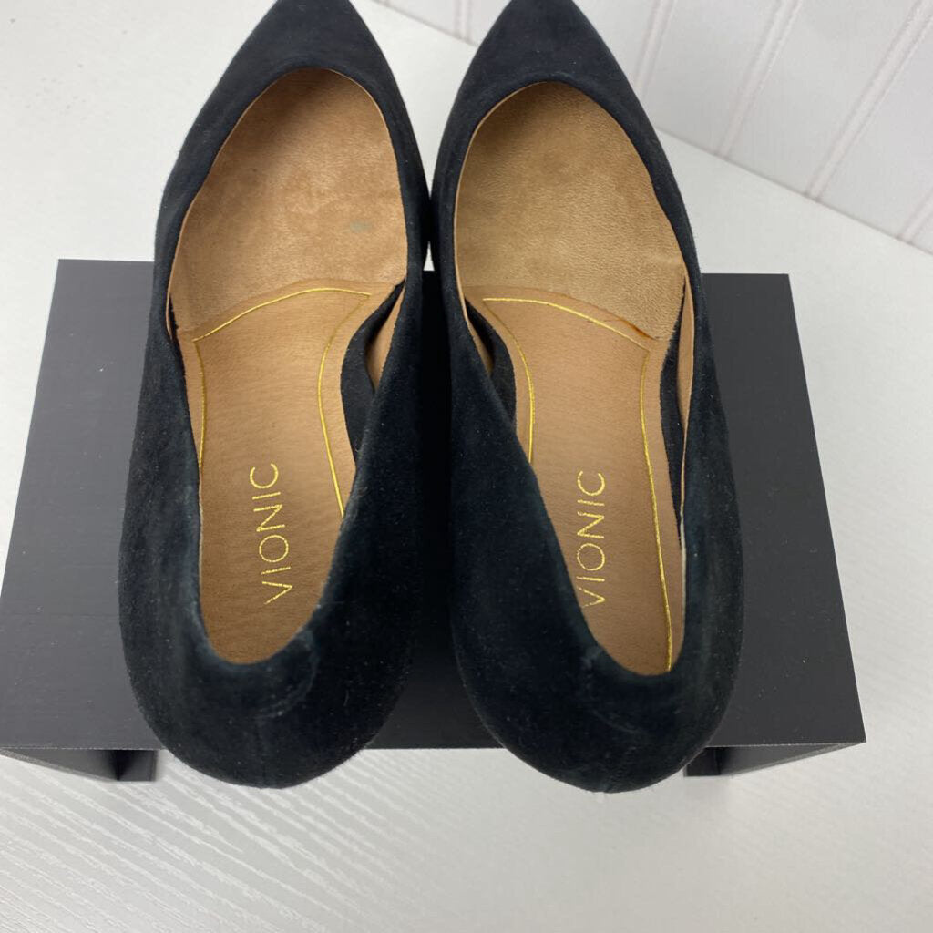 SUEDE KITTEN HEELS