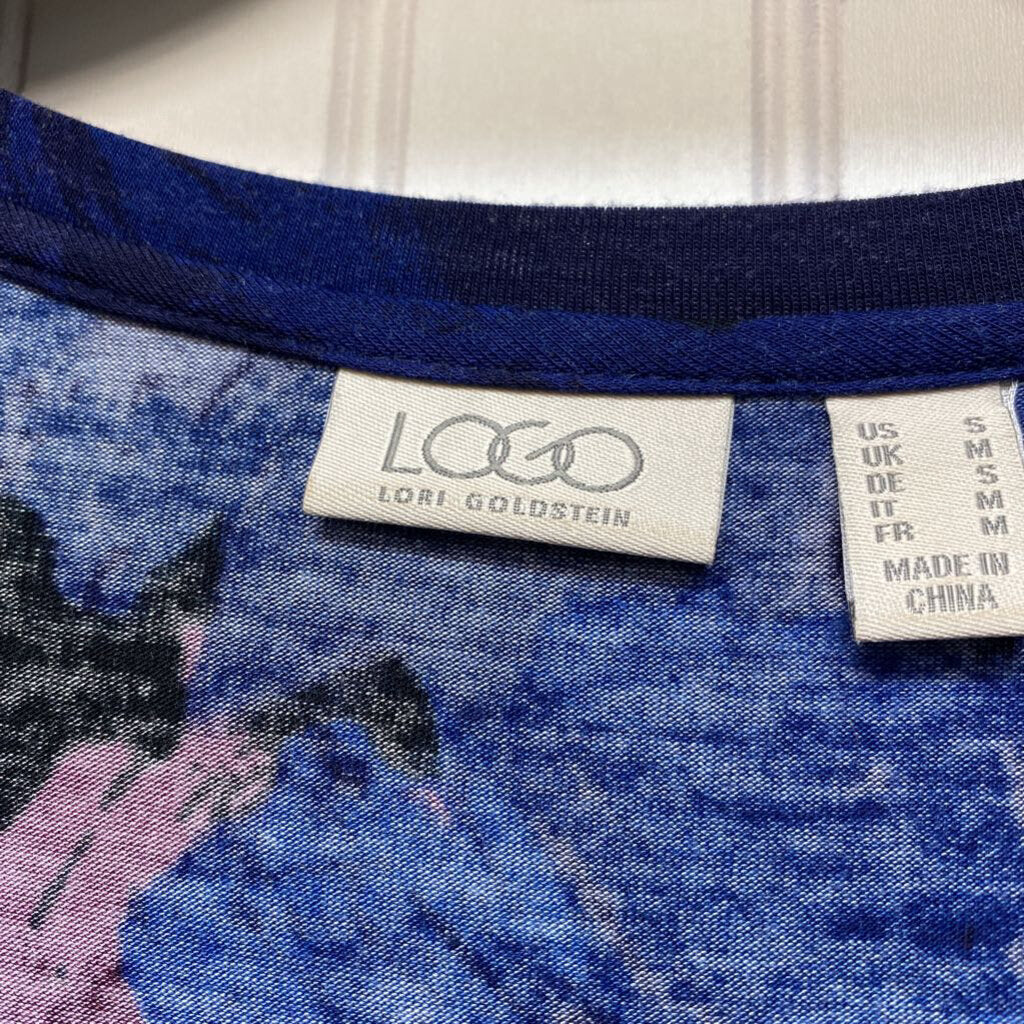 *LONG SLEEVE TYE DYE TOP WITH POCKET IN FRONT