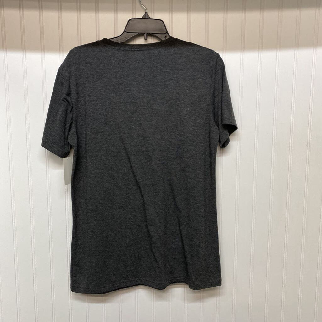 GRAPHIC TEE WITH FLOWER