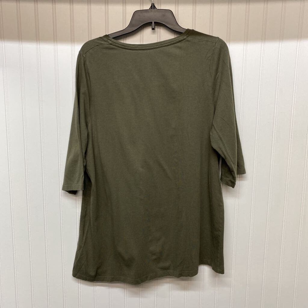 GREEN GRAPHIC T