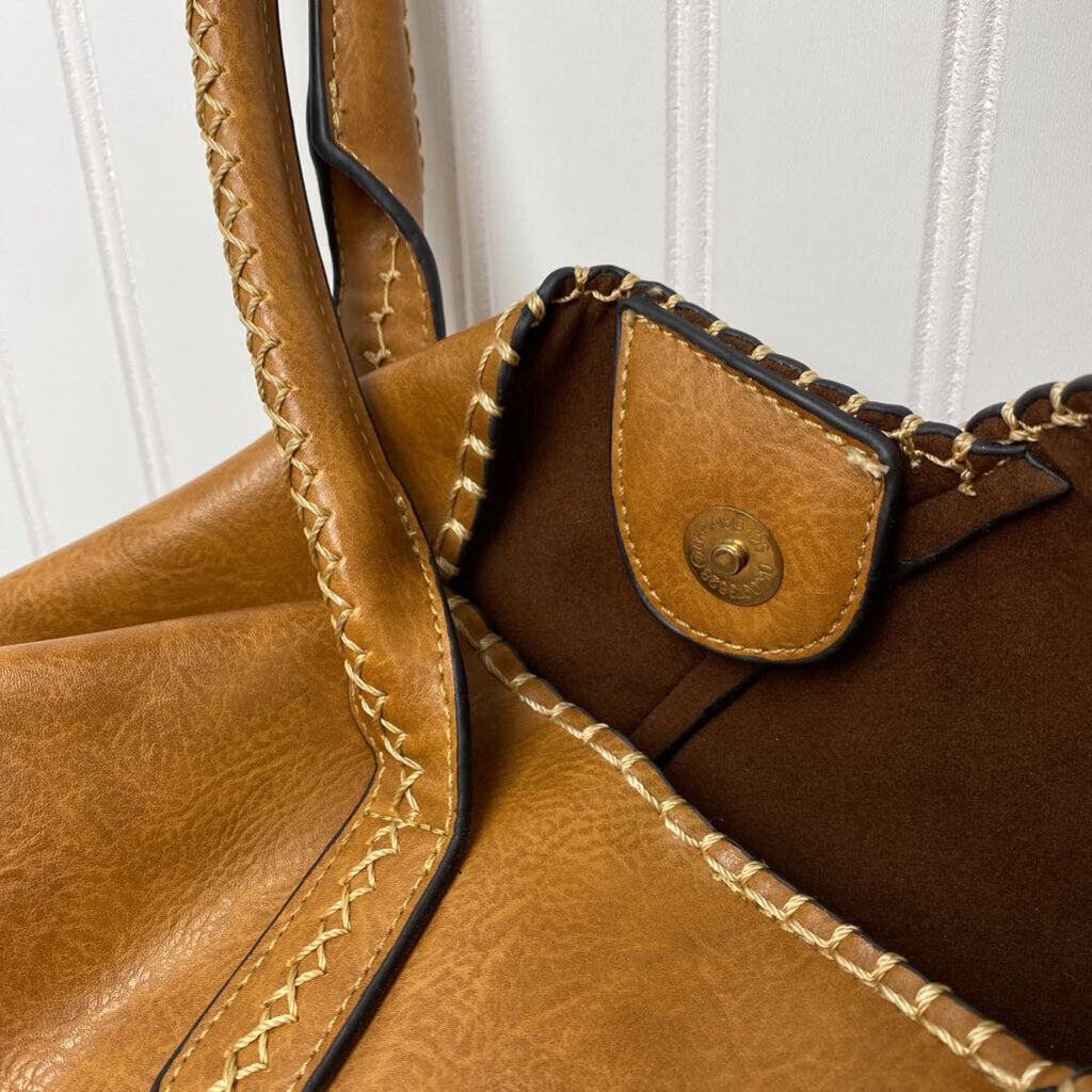 SHOULDER BAG W/ ACCESSORY BAG