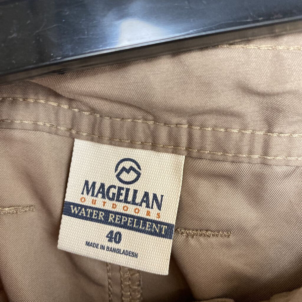 KHAKI CARGO SHORTS