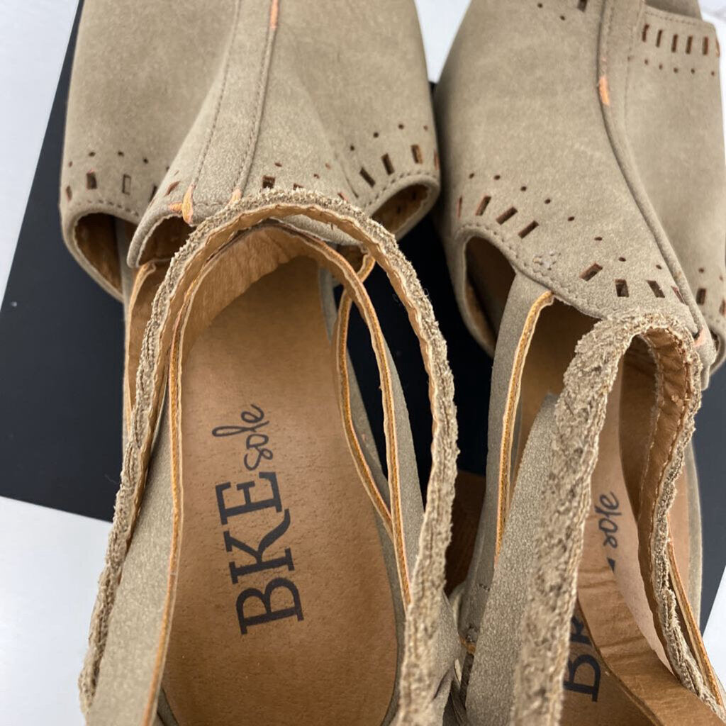 HEELS