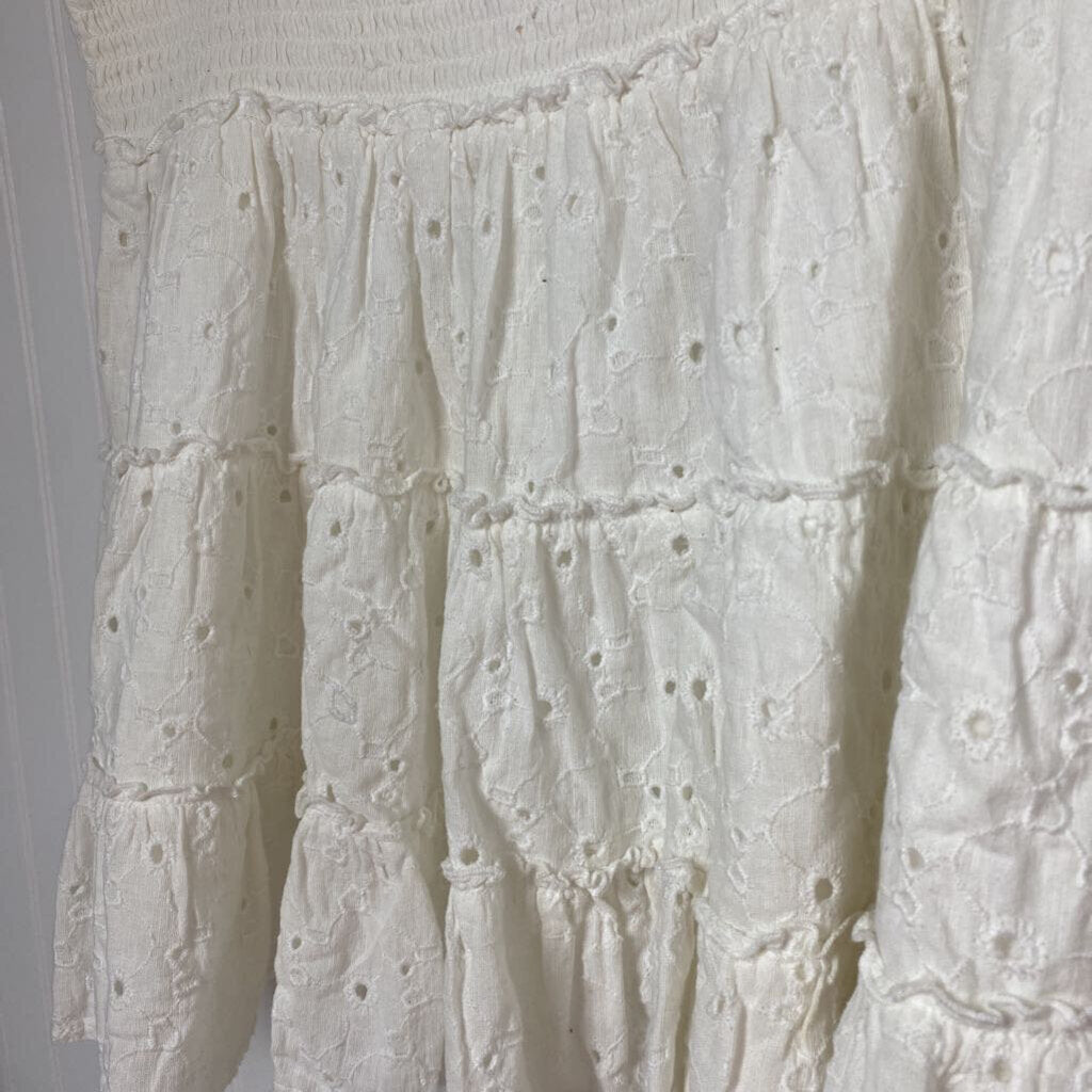 WHITE SHORT SKIRT