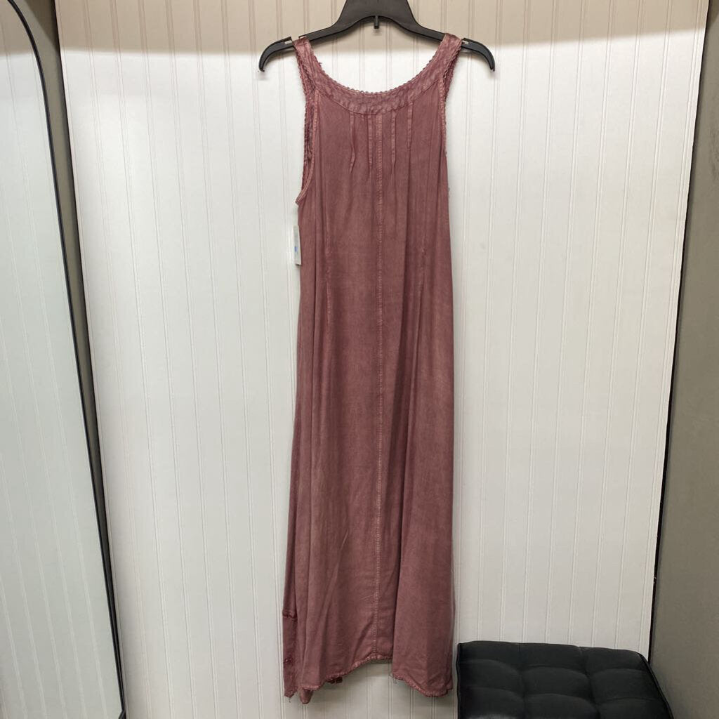 SLEEVELESS LONG DRESS