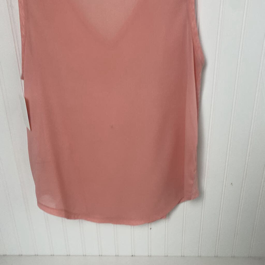 SHEAR BACK SLEEVLESS TOP