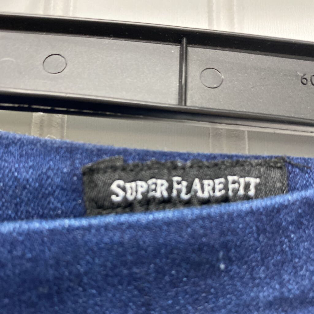 SUPER FLARE JEANS