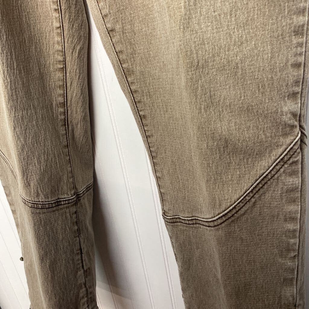 STRAIGHT LEG DENIM JEANS