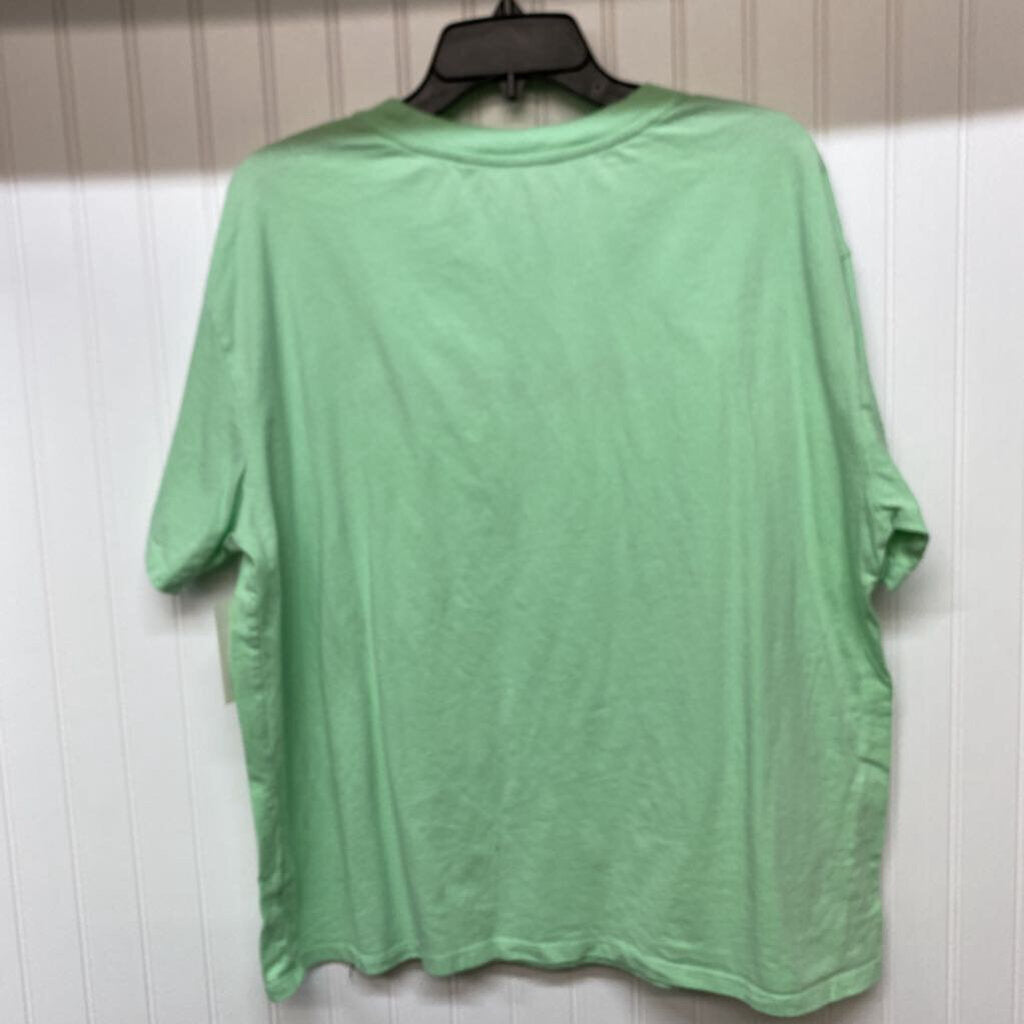 GREEN GRAPHIC T