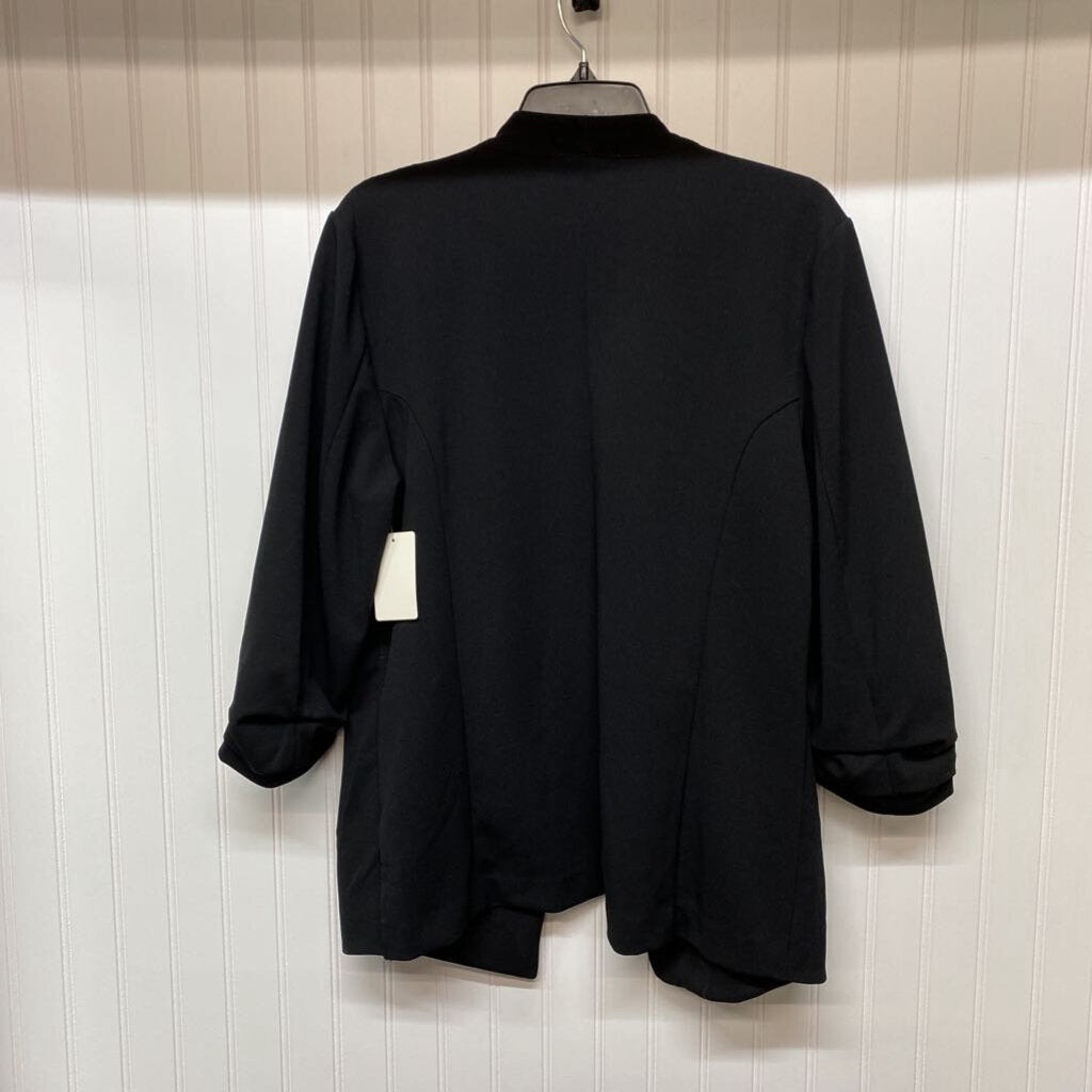 BLACK BLAZER