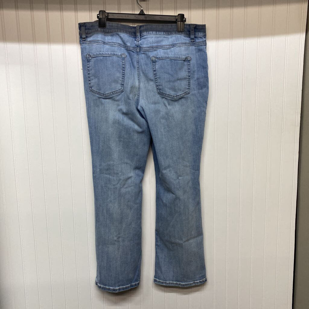MID RISE SHORT JEANS