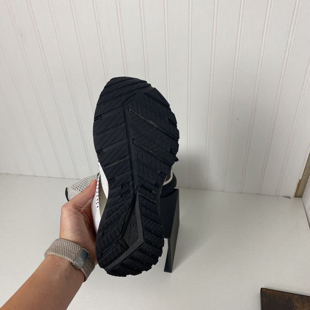 LADIES TENNIS SHOES