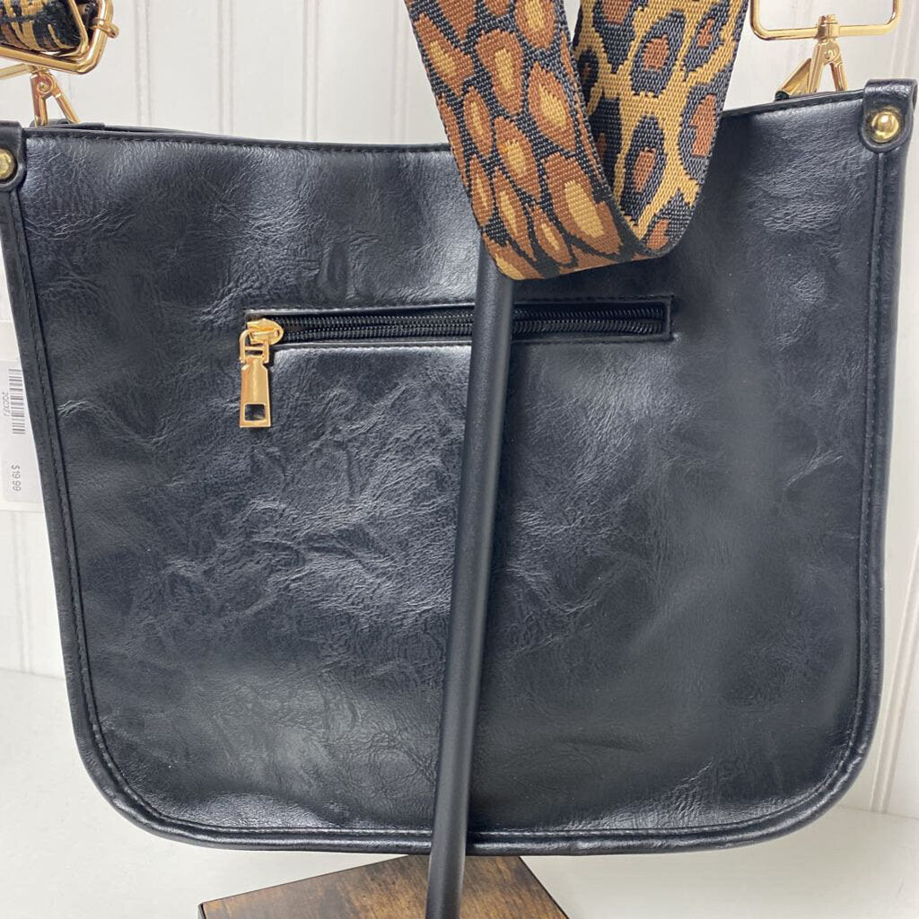 CROSS BODY PURSE