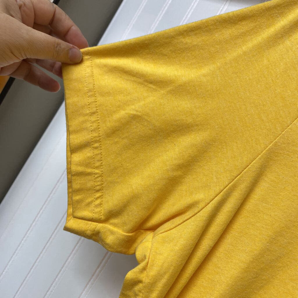 GRAPHIC TEE