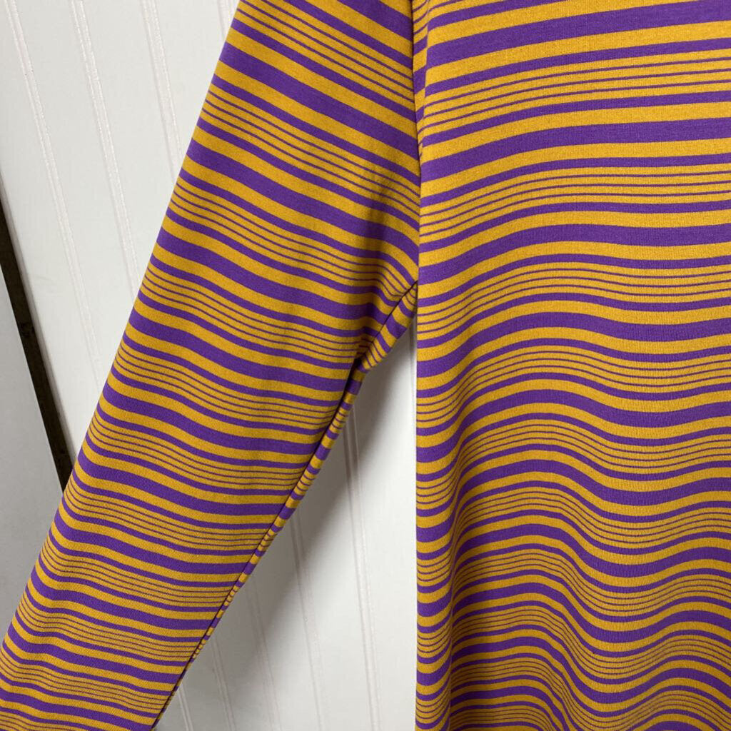 STRIPED LONG SLEEVE KNIT TOP